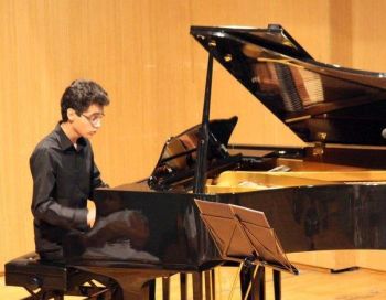 MelihCelenk 2011 Concert.jpg